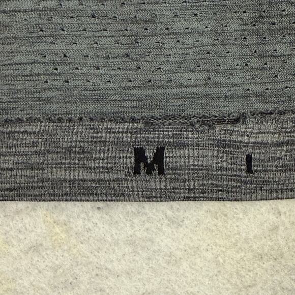 Lululemon Men’s Metal Vent Tech T Shirt Grey Crew Tee Medium Lightweight - Picture 3 of 10